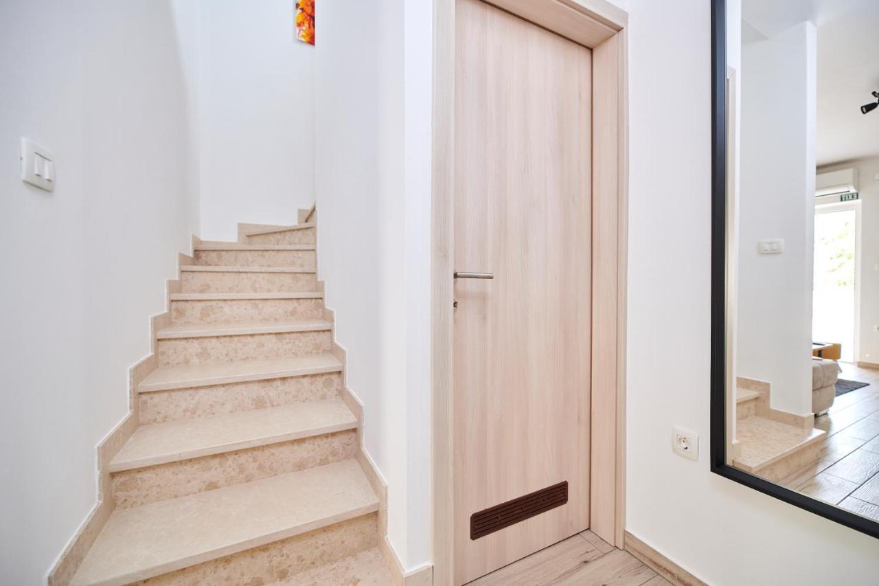 Villa Maris Brtonigla Bagian luar foto